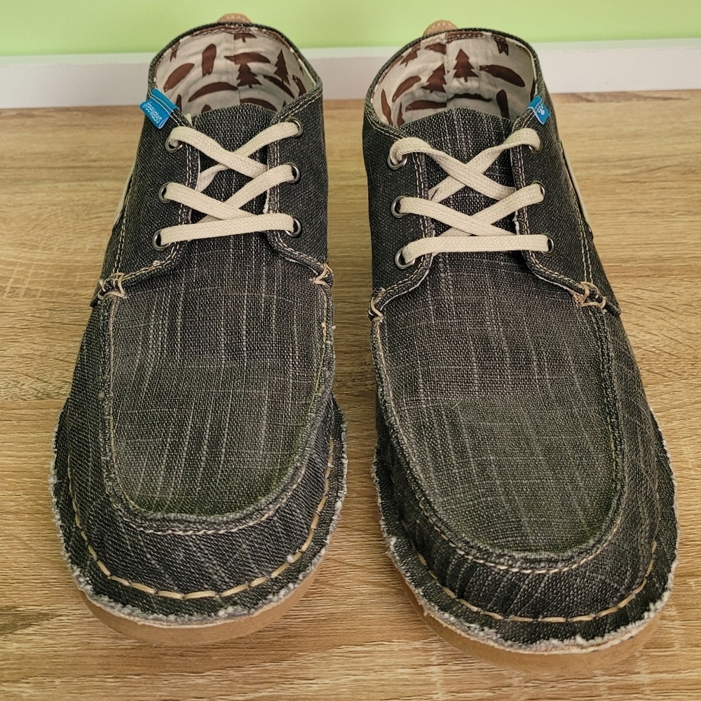 Men's Freewaters casual loafers size 12 EUC